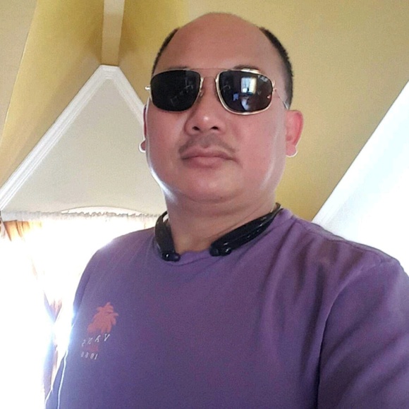 Meet your Posher, Dennis - Picture 1 of 1